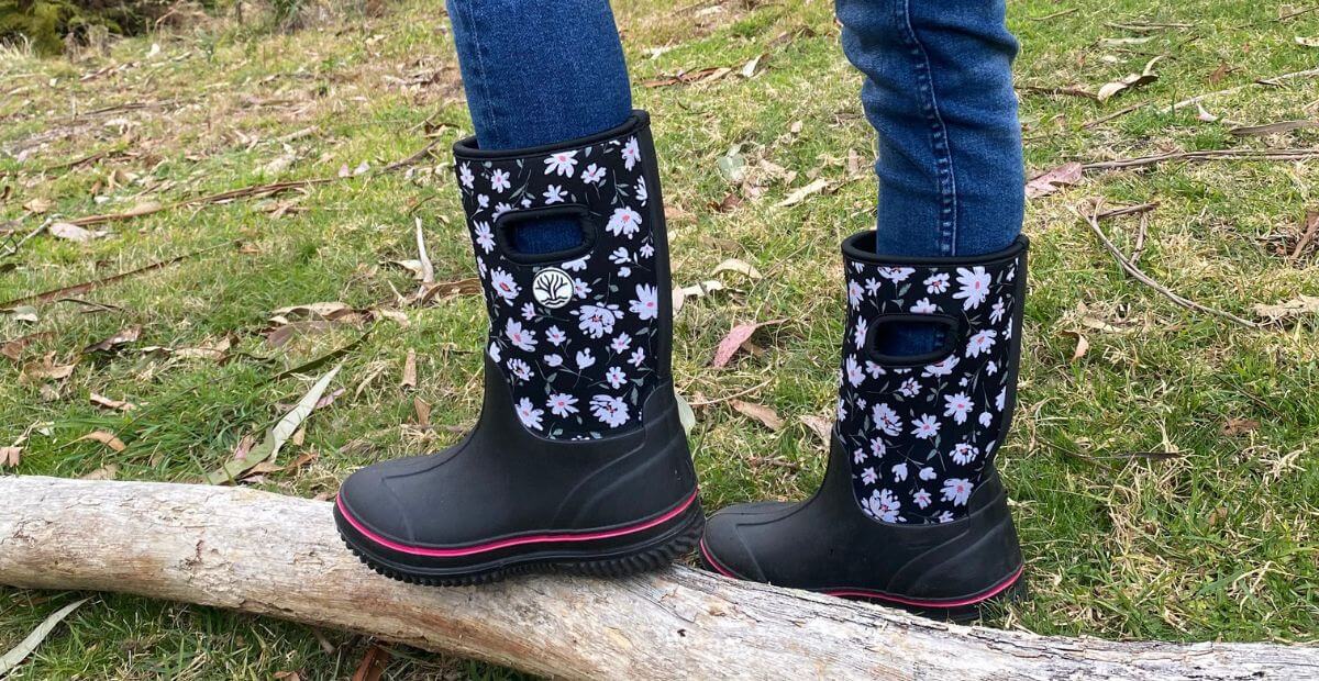 Wavetree Gumboot made of neoprene with daisy design. Pair of waterproof rain boots.